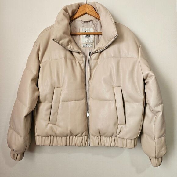 NWT ABERCROMBIE & FITCH BONE / CREAM PUFFER JACKET VEGAN LEATHER SIZE MED WMNS - Picture 1 of 16